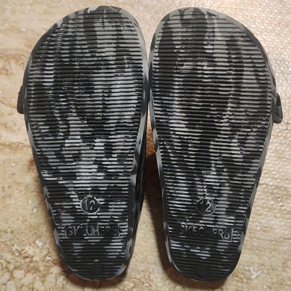 Kids Skechers slides - Picture 3 of 3